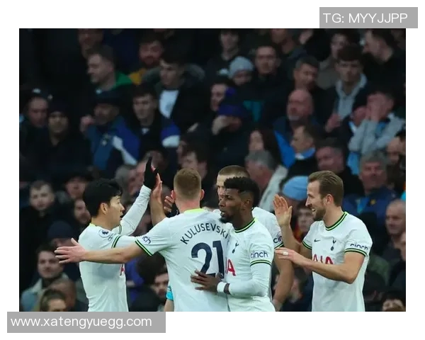 曼彻斯特城与热刺的激烈对决展现英超足球的魅力与激情