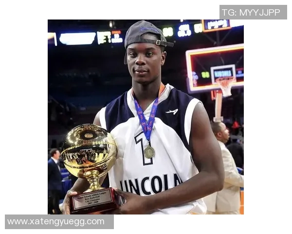 特雷杨的篮球传奇之路:从新秀到全明星的成长历程与挑战 特雷杨的篮球传奇之路:从新秀到全明星的成长历程与挑战